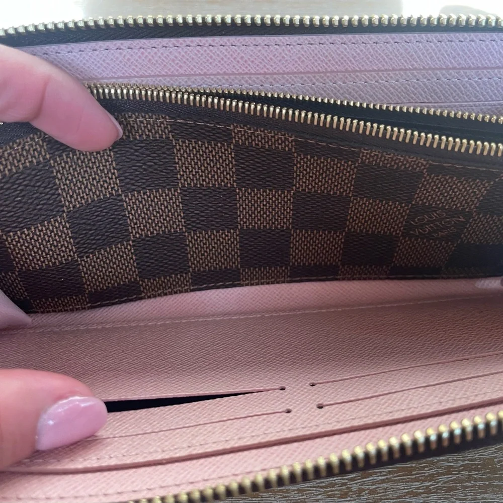 ❌ SOLD ❌ Authentic Louis Vuitton Clemence Wallet - Picture 8 of 11
